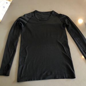 Black lulu lemon swiftly tech long sleeve size 10